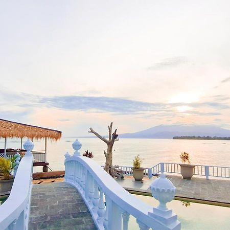 Gili Beachfront Suites Gili Trawangan Zewnętrze zdjęcie