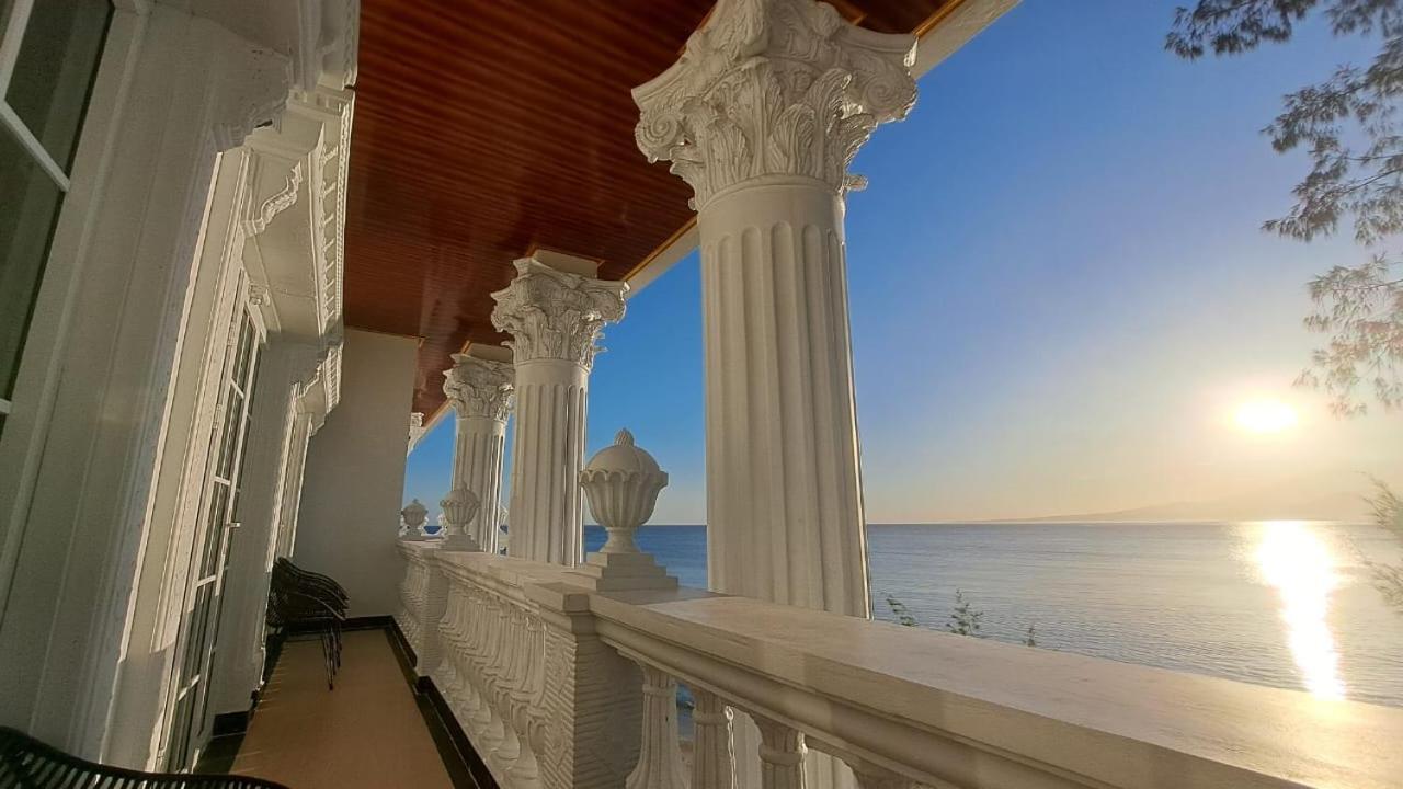 Gili Beachfront Suites Gili Trawangan Zewnętrze zdjęcie